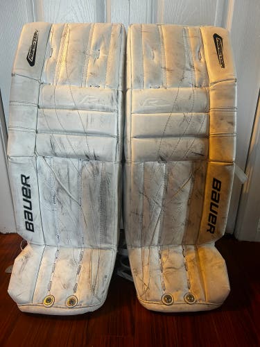 Bauer Reactor Junior Leg pads