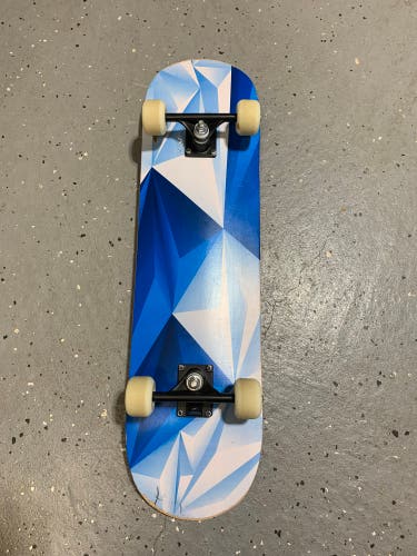 Used  Hyono Skateboard