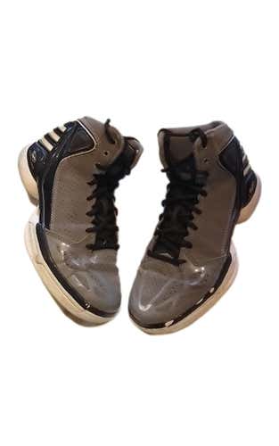 Used Adidas Derrick Rose Junior 03.5 Basketball Shoes