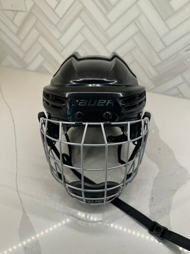 Used Youth Bauer  Re-Akt 100 Helmet