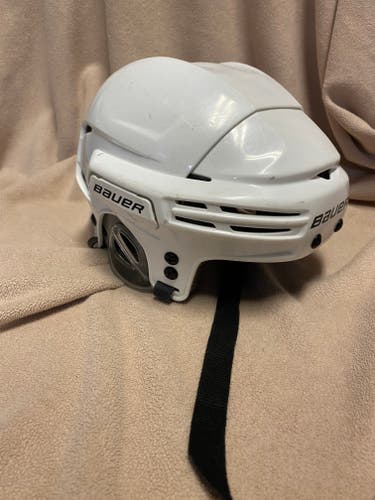 Used youth Small Bauer BHH7500 Helmet