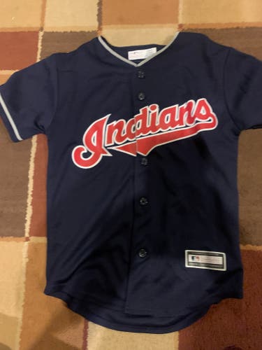 youth small cleveland indians lindor jersey- excellent condition.