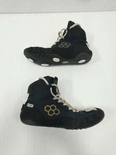 Used Junior 04 Wrestling Shoes
