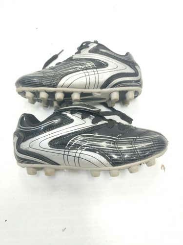Used Youth 09.0 Cleat Soccer Outdoor Cleats