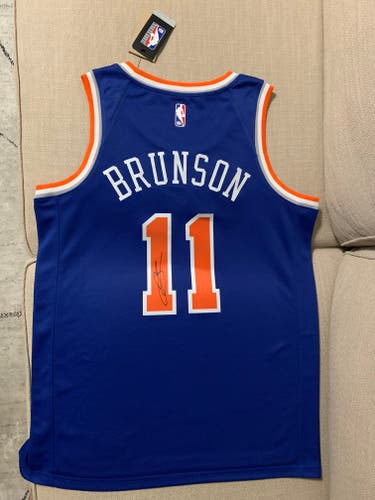 New Brunson Knick signed jersey