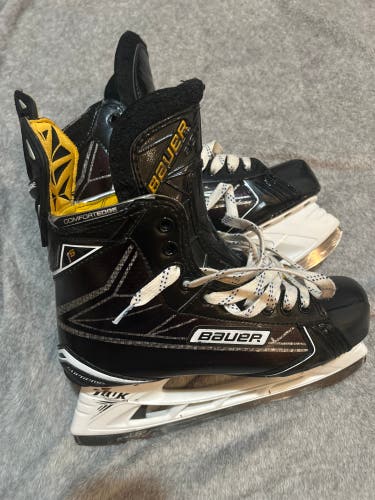 Used Senior Bauer Extra Wide Width  Pro Stock 8.5 Supreme 1S Hockey Skates