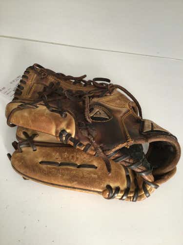 Used Akadema Ar018 11 1 4" Baseball & Softball Fielders Gloves