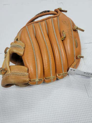 Used Wilson A2295 9 1 2" Fielders Gloves