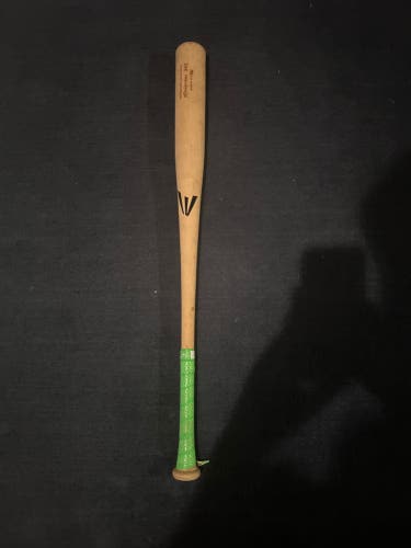 Used  Easton (-3) 30 oz 34" Pro 243 Maple Bat