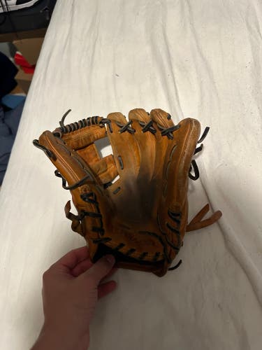Used 2020 Infield 11.5" A2000 Baseball Glove