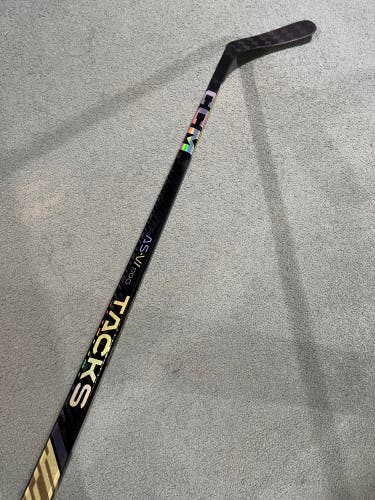 New Intermediate CCM AS6/ASVI Pro Right Handed P29 Hockey Stick