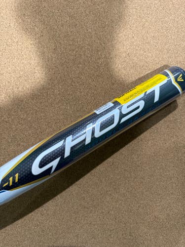 White New 2022 Easton Ghost Bat (-11) Composite 22 oz 33"
