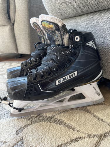 Used Junior Bauer Supreme S190 Hockey Goalie Skates EE (Extra Wide) 4.5