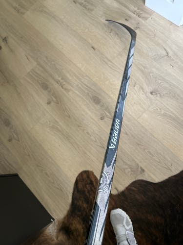 New Senior Bauer Right Handed P92 Proto-R Hockey Stick