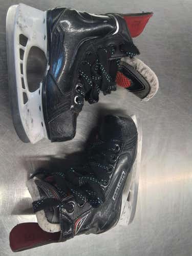 Used Bauer Vapour X500 Youth 13.0 Ice Hockey Skates