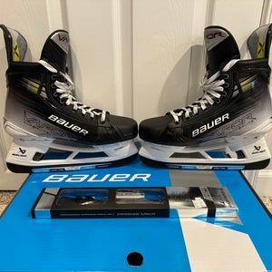 New Senior Bauer 9.5 Vapor Hyperlite 2 Hockey Skates