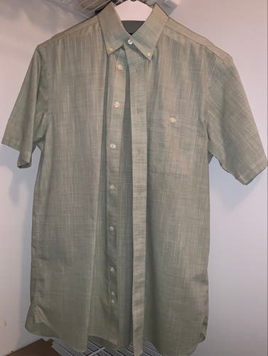 New w/out Tags Orvis mens medium green wrinkle free ezcool 100% cotton short sleeve button down