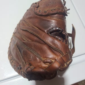 Used Right Hand Throw pro line CM500K pro Nokona Catcher's Baseball Glove 33"