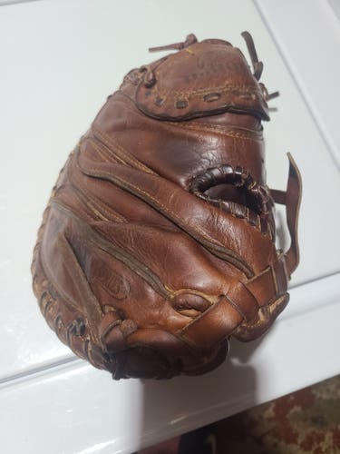 Used Right Hand Throw pro line CM500K pro Nokona Catcher's Baseball Glove 33"