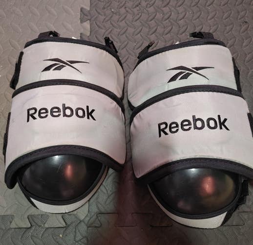 Used Adult Senior Reebok Knee Pads