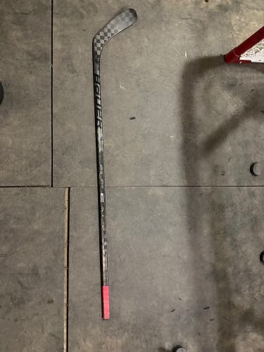 Senior Bauer Right Handed Ag5nt Hockey Stick Benn Pro Curve