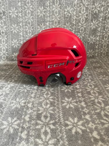 Like New Large Red CCM Super Tacks X Helmet