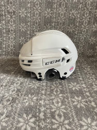 Like New Medium White CCM Super Tacks X Helmet