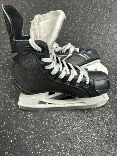 Used Bauer Supreme Intermediate 3.5 Ice Hockey Skates