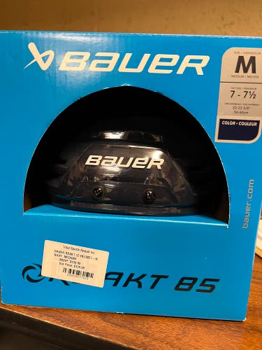 New Medium Bauer  Re-Akt 85 Helmet