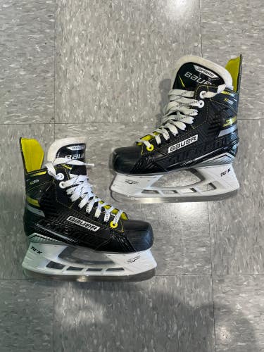 Used Junior Bauer Supreme S35 Hockey Skates Regular Width Size 2