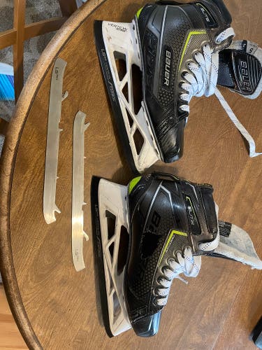 Used Intermediate Bauer Regular Width  Size 5 Elite Hockey Goalie Skates
