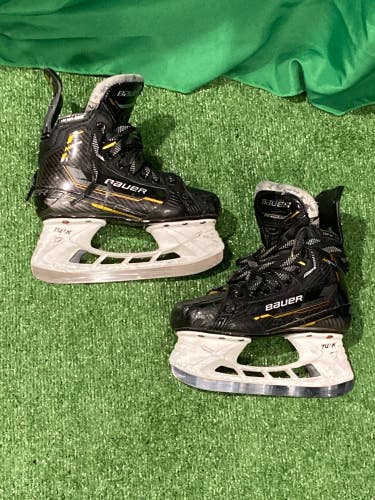 Used Junior Bauer Supreme M5 Pro Hockey Skates Regular Width Size 2