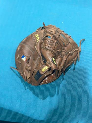 Brown Used Wilson A800 Right Hand Throw First Base Baseball Glove 11.5"