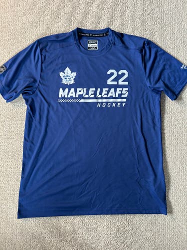 Team Issue Toronto Maple Leafs Jake McCabe 22 Performance Tee (Sz. XL)