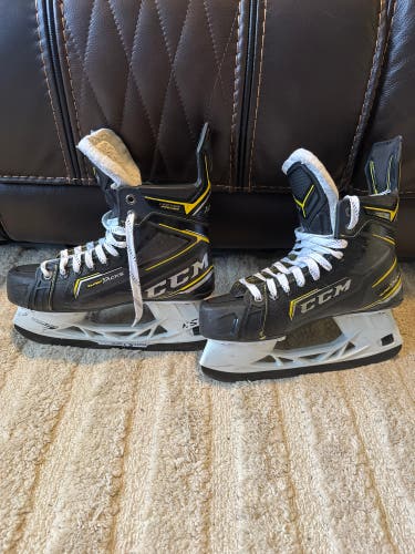Used Senior CCM 7.5 Super Tacks Hockey Skates