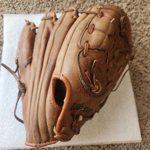Wilson Right Hand Throw A2940 Ron Guidry Pro Style Baseball Glove 11.75" Grip-Tite Pocket