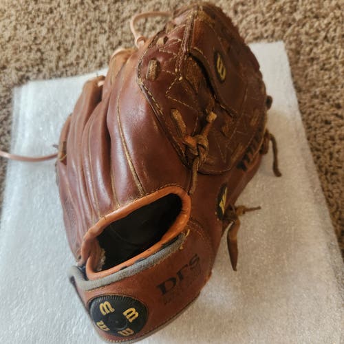 Wilson Right Hand Throw A2364 DFS Series Baseball Glove 11.5" Pro Oiled Leather