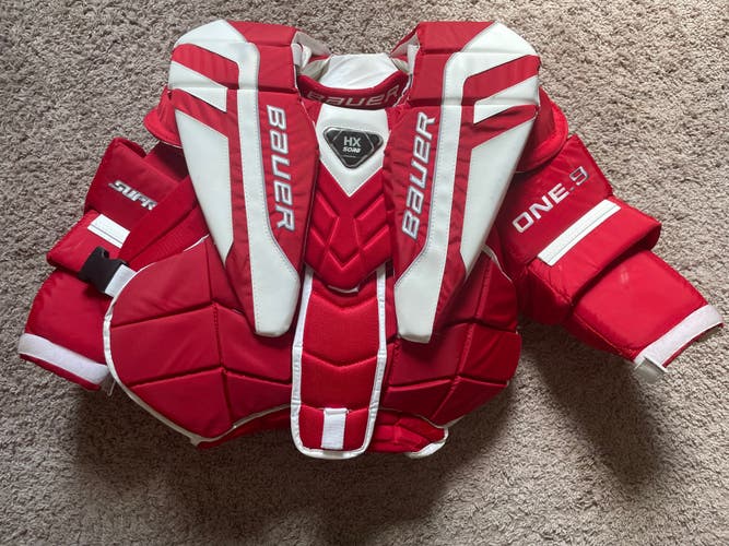 Used Medium Bauer One.9 Goalie Chest Protector