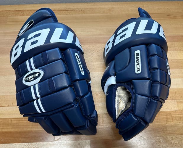 15" Navy Bauer Supreme 2000 Hockey Gloves