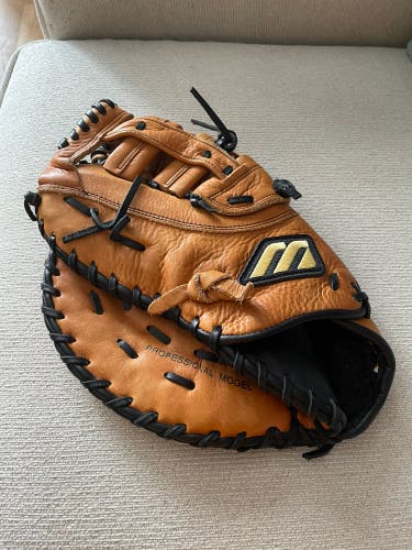 Mizuno First baseman’s Baseball Glove (Lefty)