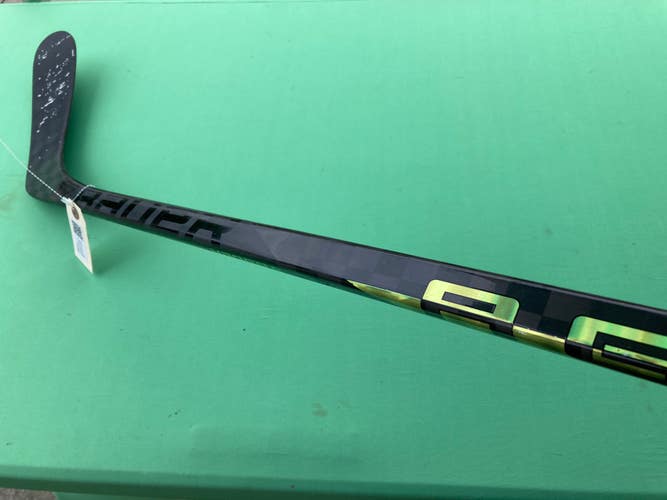 Used Intermediate Bauer Ag5nt Hockey Stick Right Handed P92