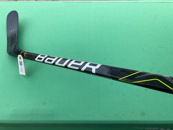 Used Senior Bauer Vapor 2X Pro Hockey Stick Right Handed P92