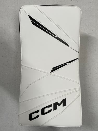 NEW CCM Axis 2.5 Junior Blocker, Regular Hand, White/Black