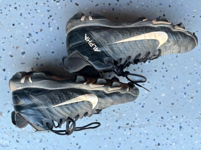 Used Size 10 Nike Low Top ALPHA Molded Cleats