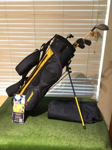 Nomad Junior Set (FW Driver, 5, 7, 9 Irons, Putter) & Stand Bag
