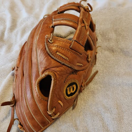 Wilson Right Hand Throw Buddy Bell Pro Model A2215 Baseball/Softball Glove 12.5"