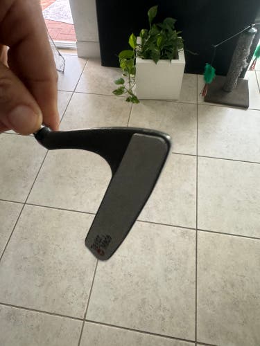 Taylormade CB2 Putter In Right Handed  Comes with superstroke grip and head cover