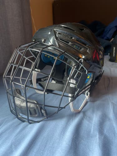 Lightly Used Medium Bauer  Re-Akt 150 Helmet (NO CERTIFICATION STICKER) ( NO CAGE INCLUDED)