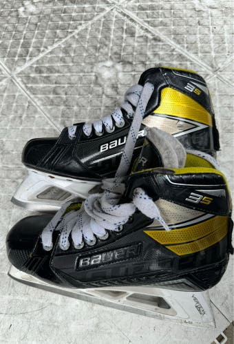 Used Senior Bauer Regular Width 8 Supreme 3S Hockey Goalie Skates
