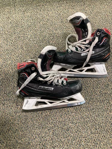 Used Junior Bauer Vapor X900 Hockey Goalie Skates Regular Width Size 4.5